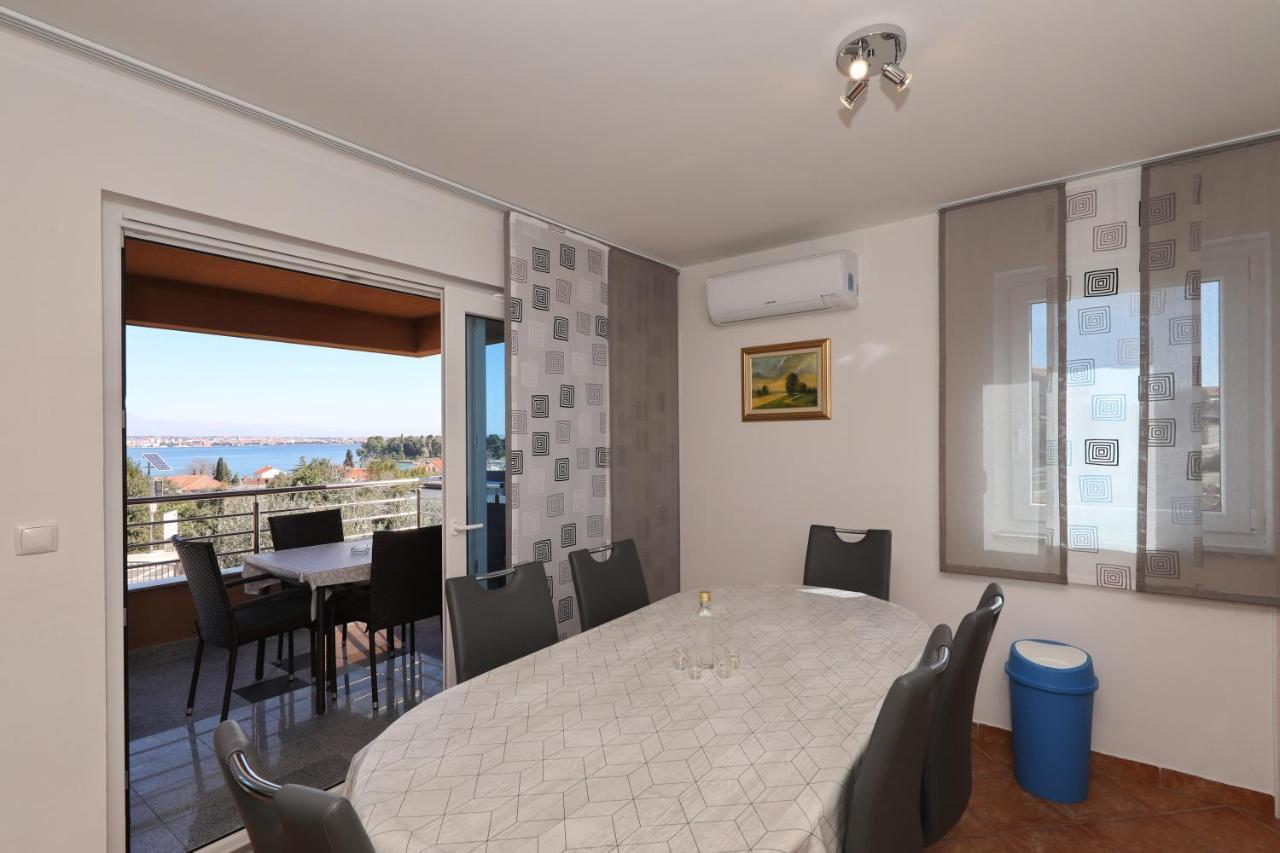 Apartment Dora Преко Екстер'єр фото